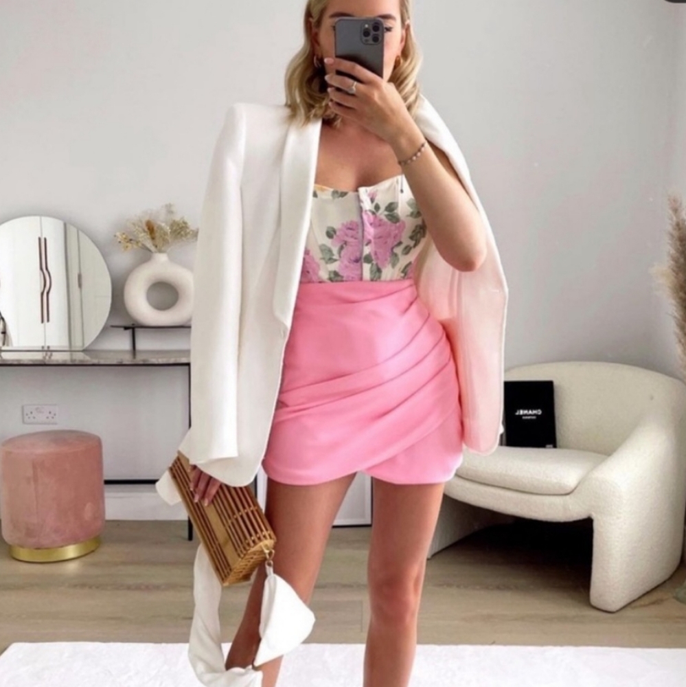 NWT ZARA * bloggers fav mini skirt pink draped